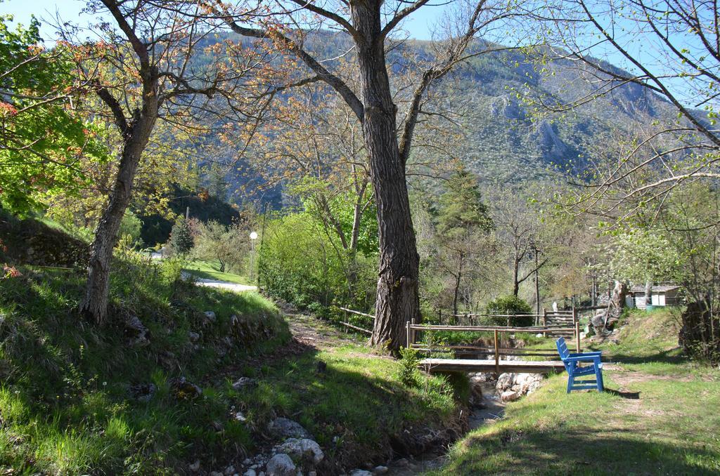 Camping Calme Et Nature Castellane Exteriör bild