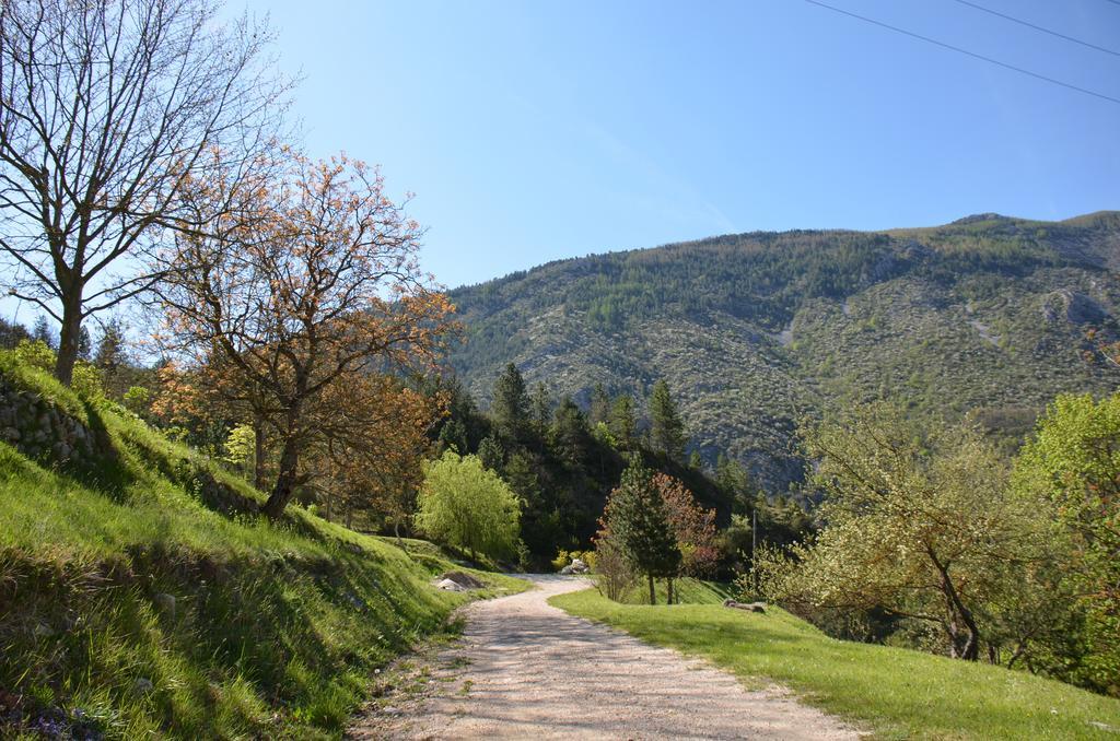 Camping Calme Et Nature Castellane Exteriör bild