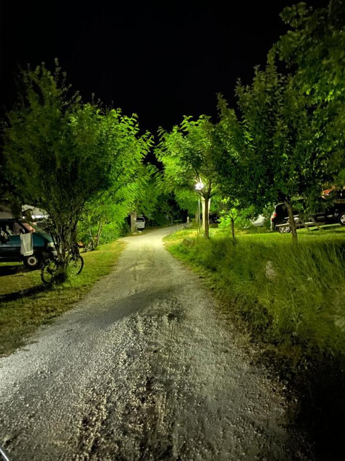 Camping Calme Et Nature Castellane Exteriör bild