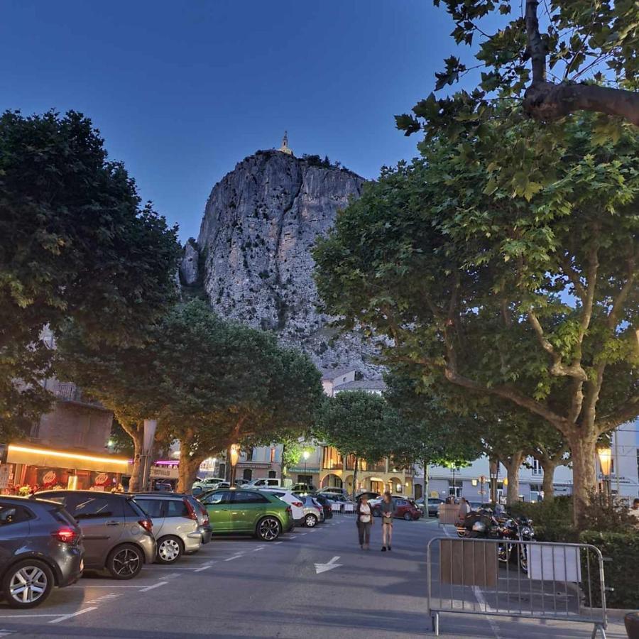 Camping Calme Et Nature Castellane Exteriör bild