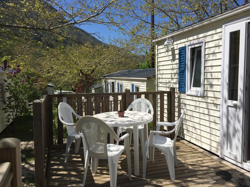 Camping Calme Et Nature Castellane Exteriör bild
