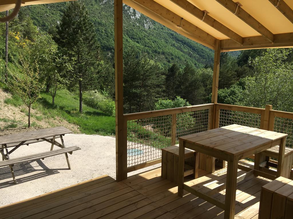 Camping Calme Et Nature Castellane Exteriör bild