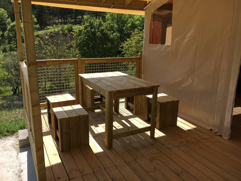 Camping Calme Et Nature Castellane Exteriör bild