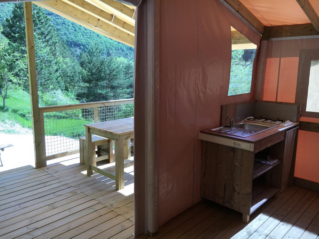 Camping Calme Et Nature Castellane Exteriör bild