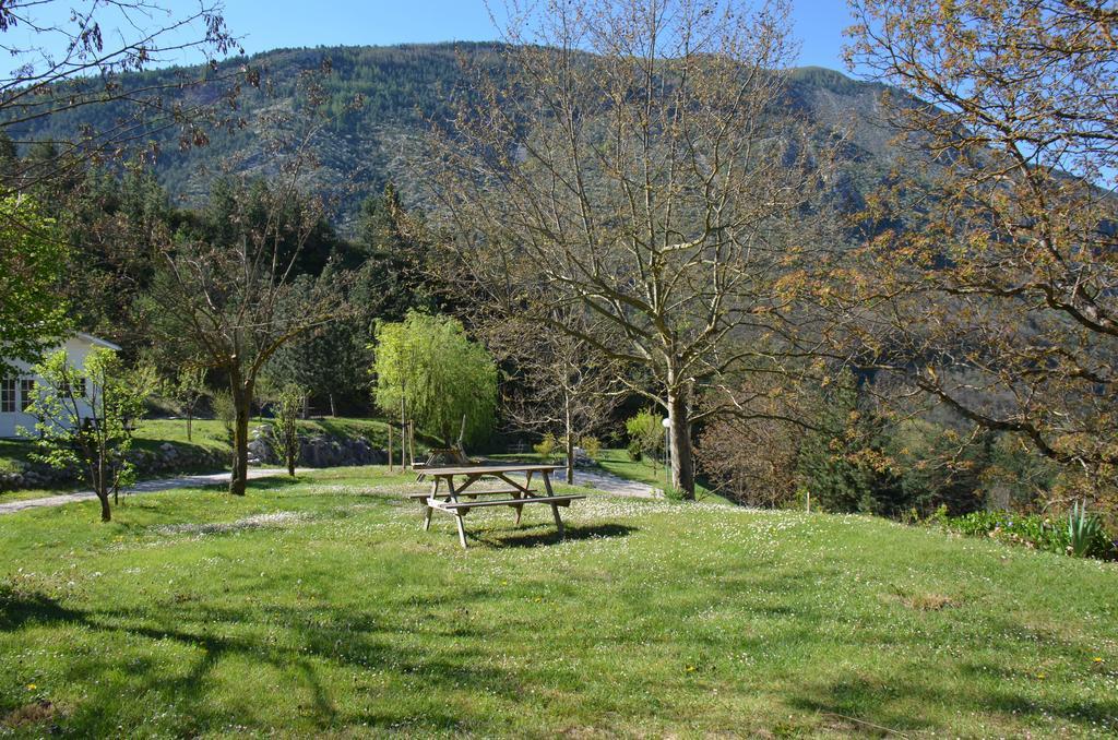 Camping Calme Et Nature Castellane Exteriör bild
